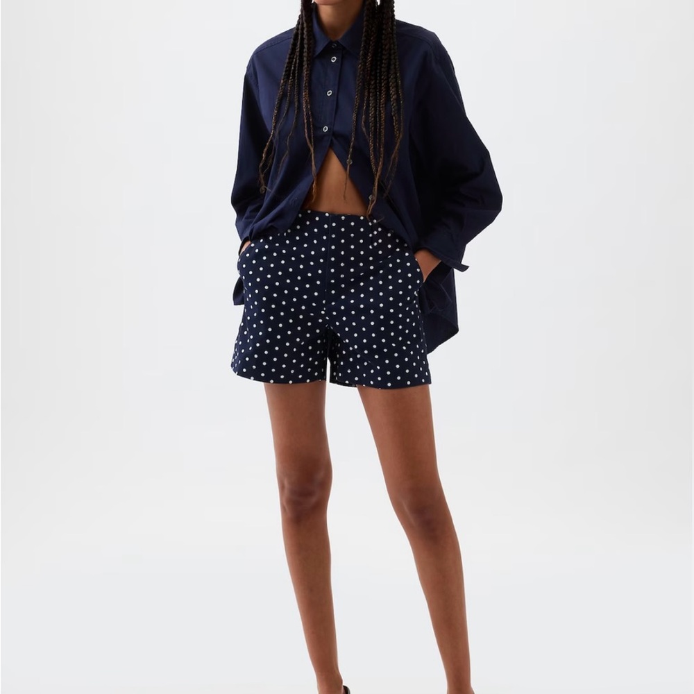 NWOT size 8, Gap Factory Downtown Khaki shorts in navy white polka dots - Picture 4 of 4
